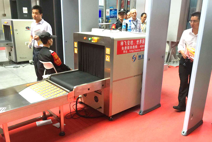 安檢機(jī)選購(gòu)需求升高，企業(yè)選擇安檢機(jī)需要注意哪些問題？